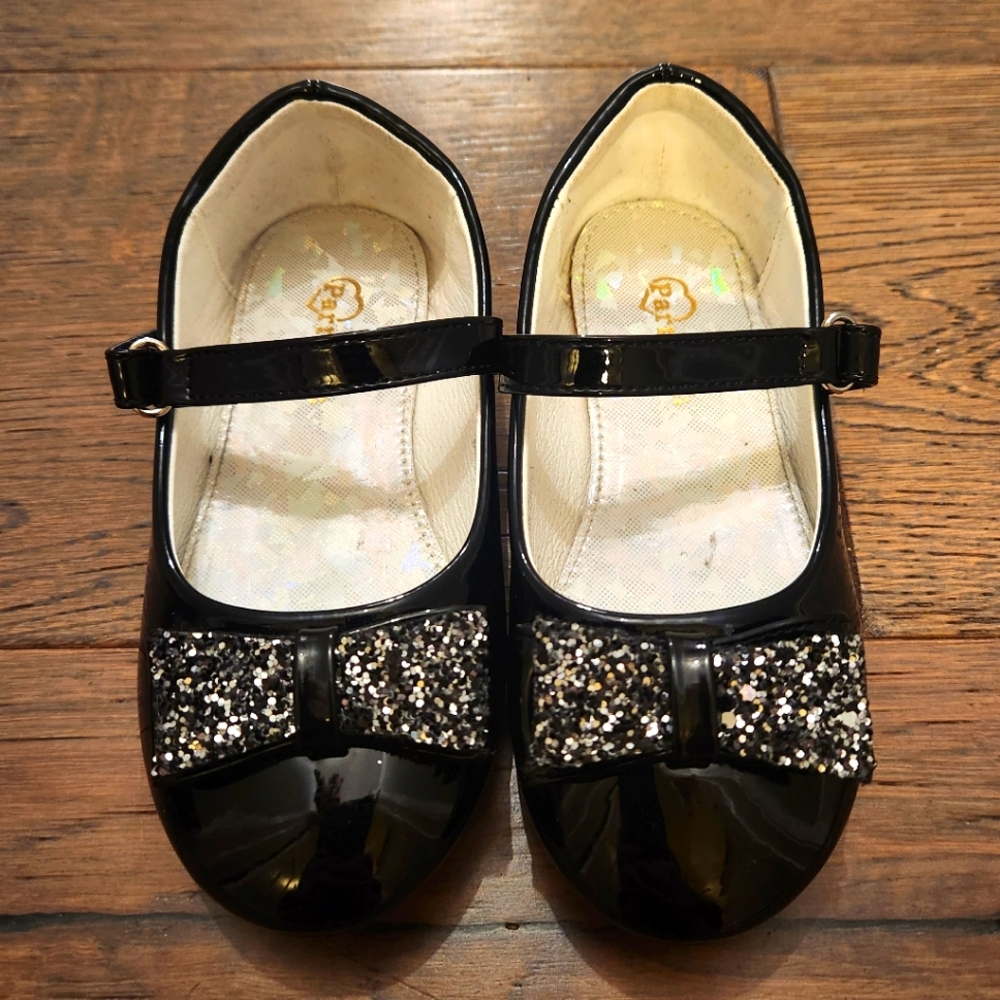Black dress shoes